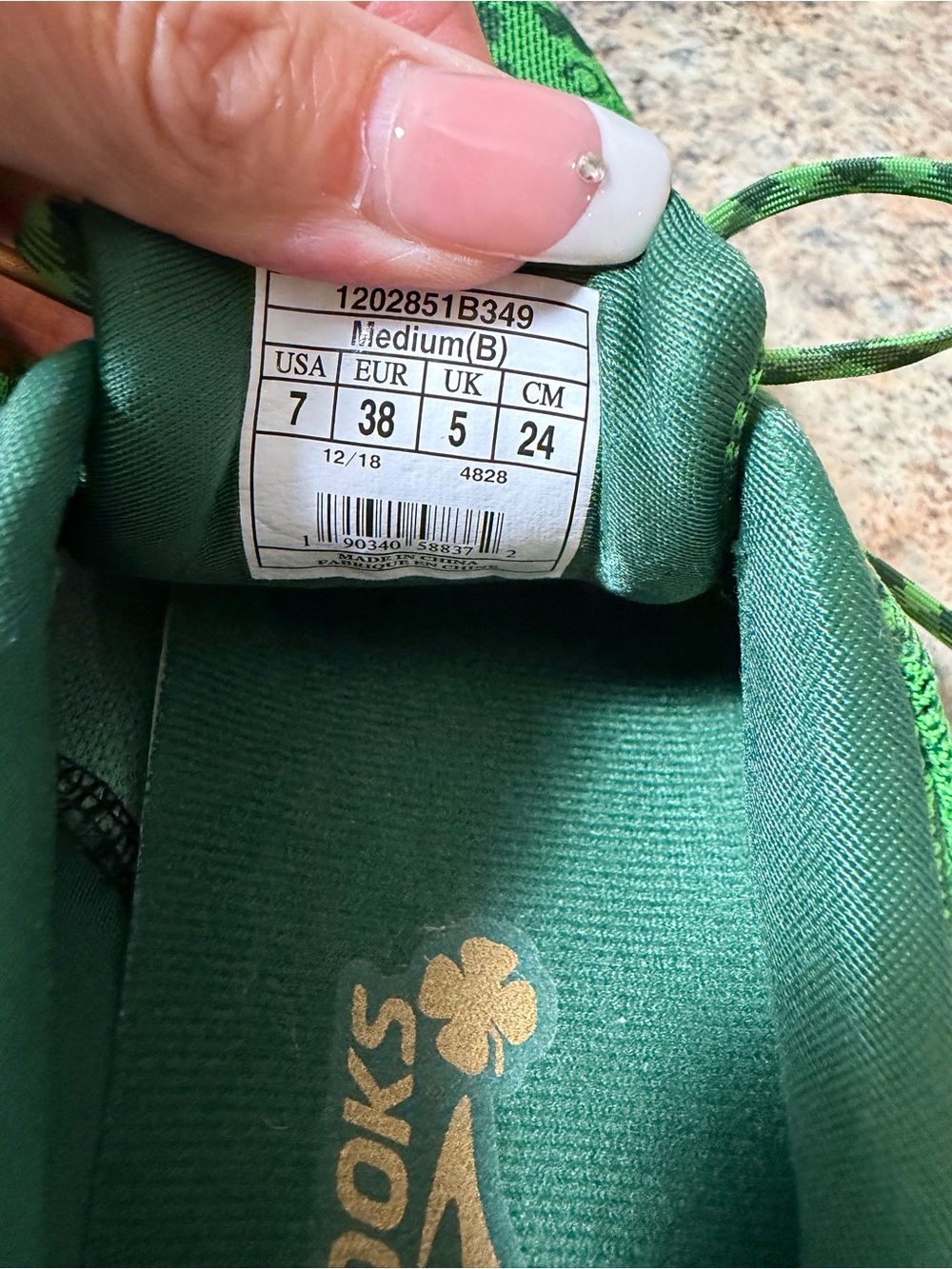 Brooks Launch 6 Run Lucky Green Gold Shamrock Shoes Womens Size US 7 Clover - Picture 11 of 11